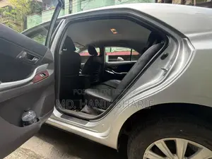 টয়োটা অ্যালিয়ন ২০১৫ সিলভার