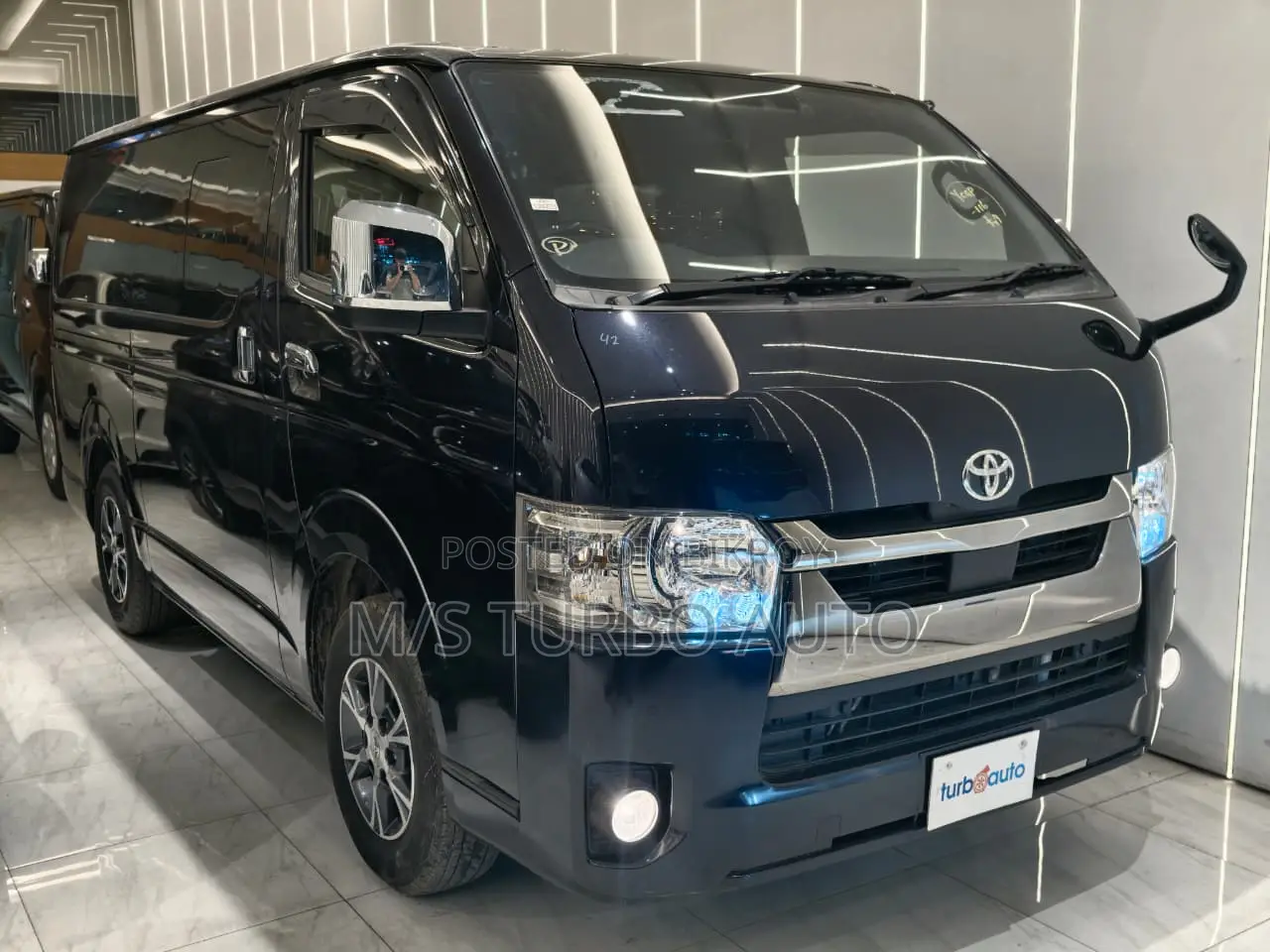 Toyota HiAce 2021 Black