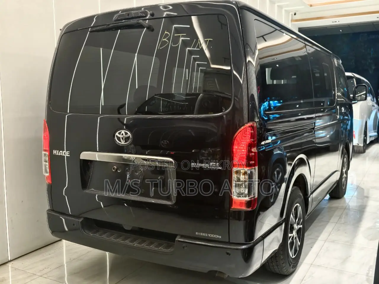 Toyota HiAce 2021 Black