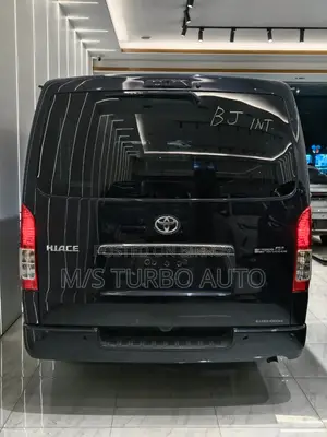 Toyota HiAce 2021 Black