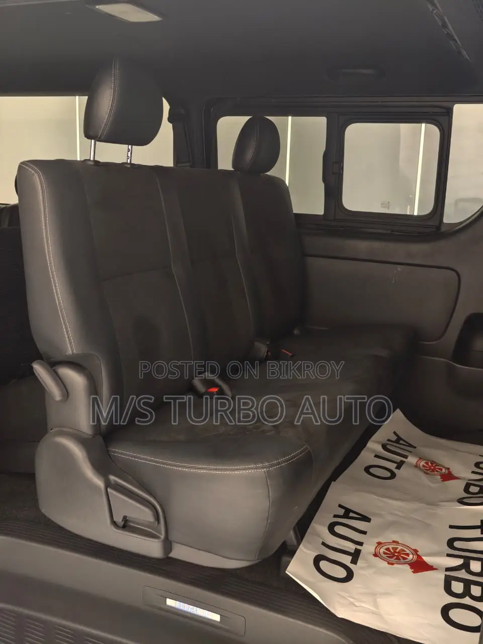 Toyota HiAce 2021 Black