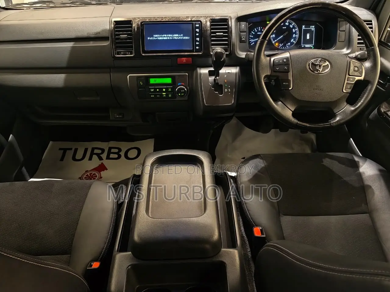 Toyota HiAce 2021 Black