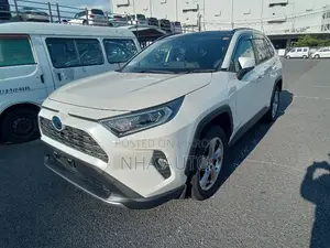 Toyota RAV4 2021 Pearl