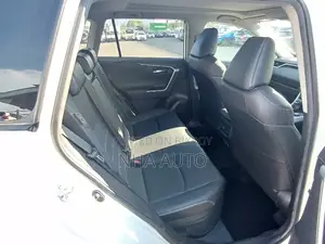 Toyota RAV4 2021 Pearl