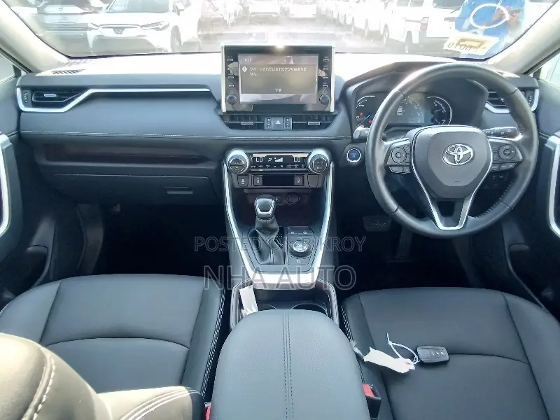Toyota RAV4 2021 Pearl