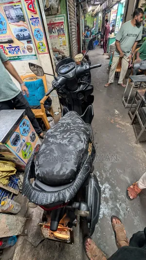 Yamaha 2021 Black