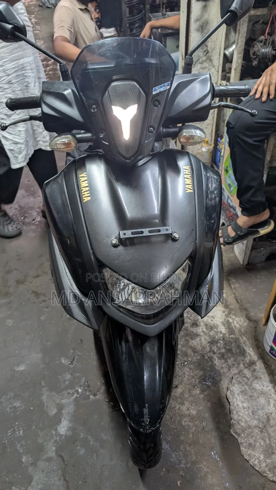 Yamaha 2021 Black