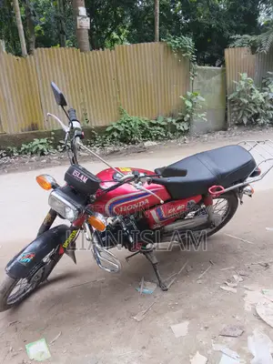 হোন্ডা ২০০৩ লাল