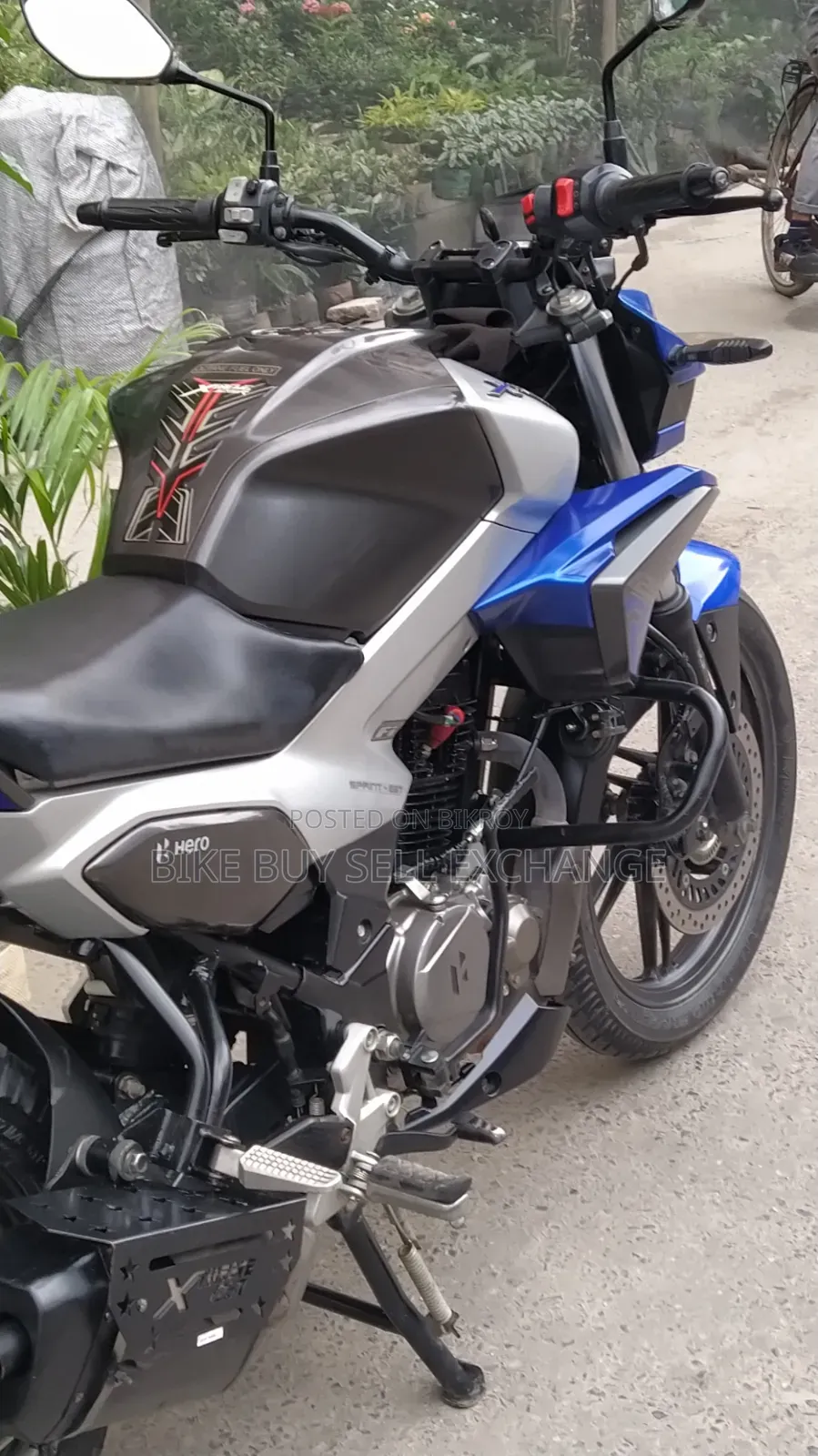 হিরো এক্সট্রিম ১২৫আর ২০২৪ নীল