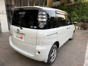 টয়োটা সিয়েন্তা ১.৫ এফডব্লিউডি ২০১২ হোয়াইট