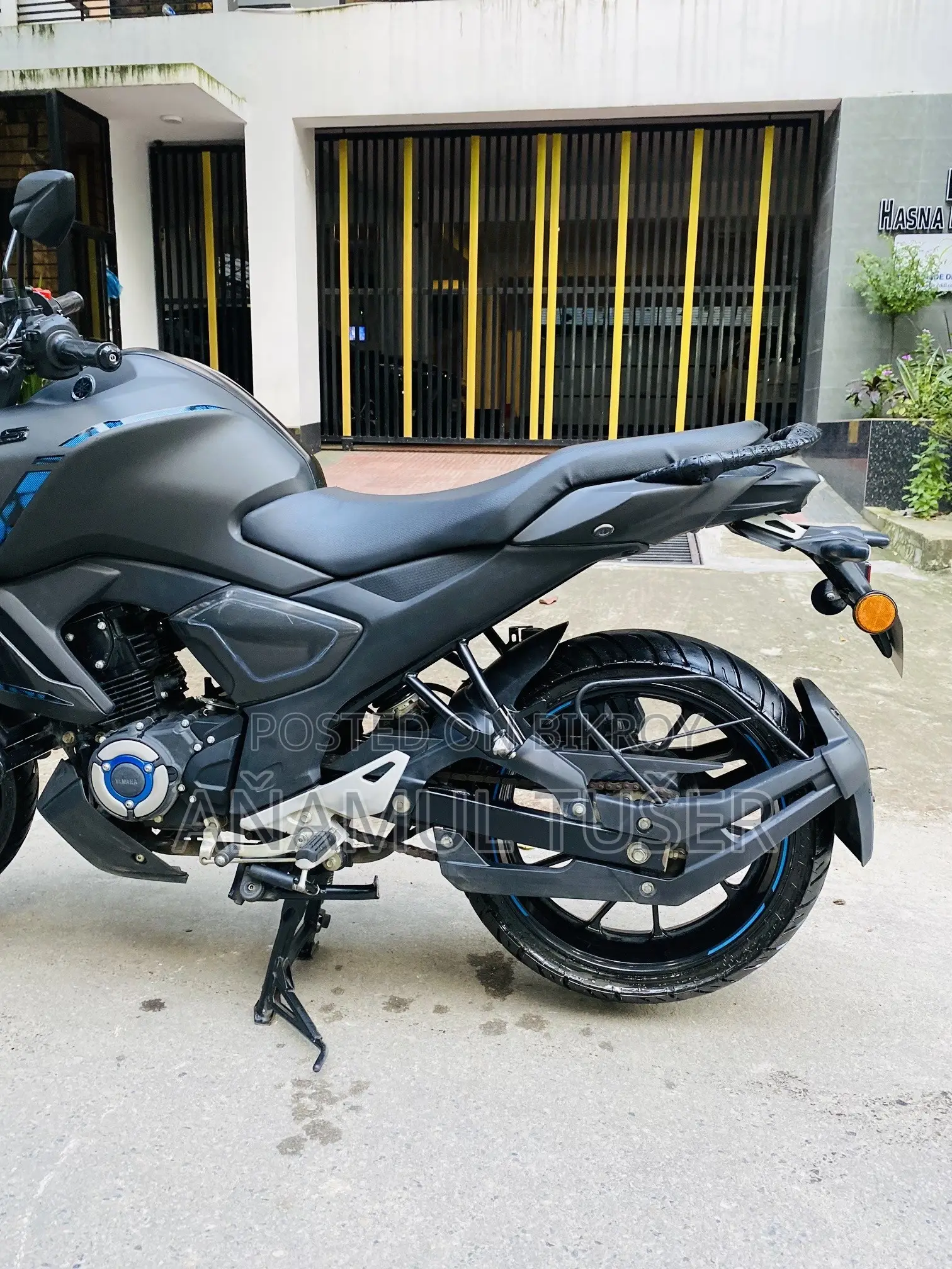 ইয়ামাহা এফজেডএস ভি৪ ২০২৬ কালো