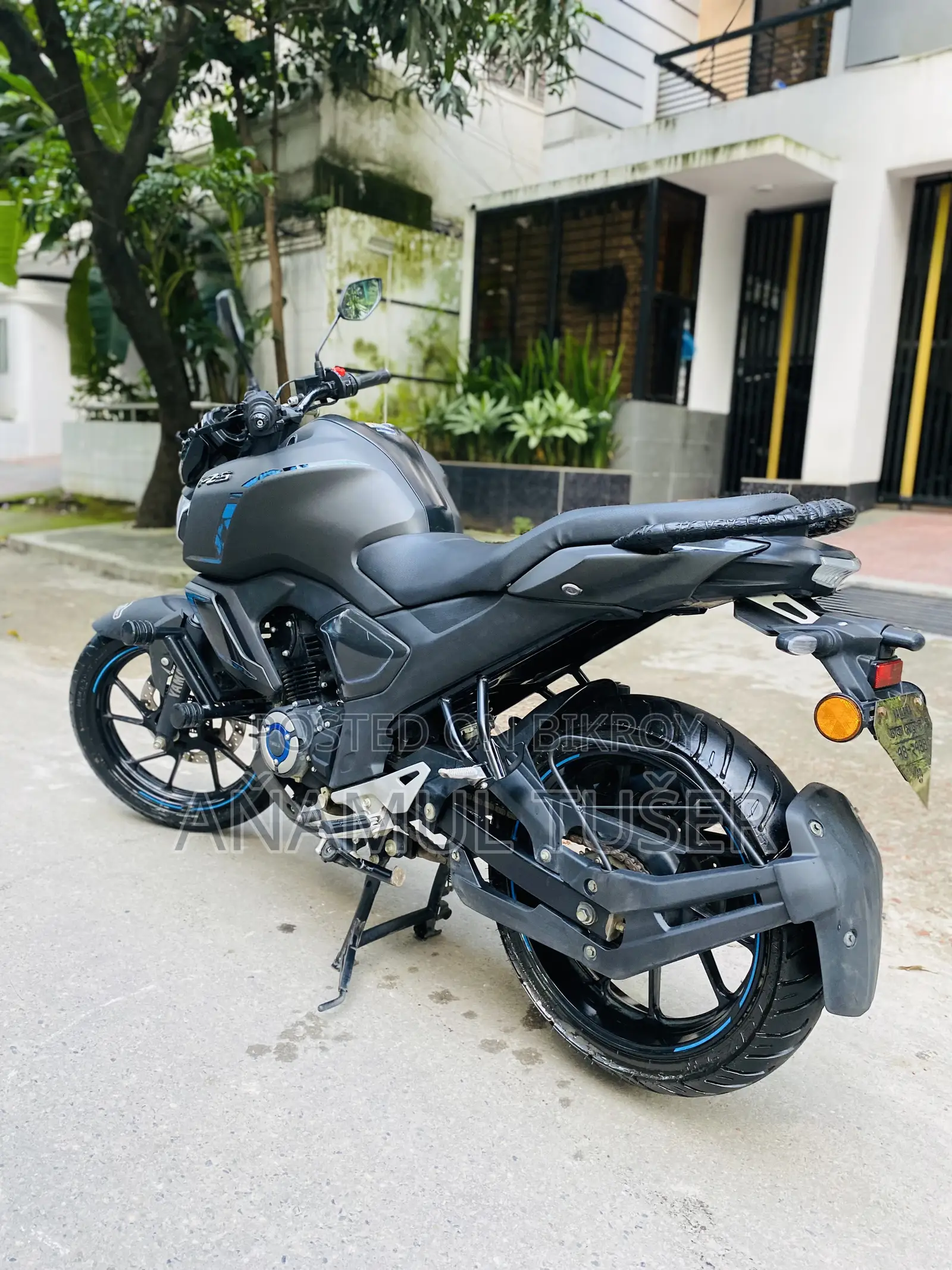 ইয়ামাহা এফজেডএস ভি৪ ২০২৬ কালো
