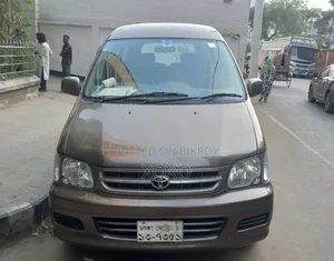Toyota Noah 2005 Gray