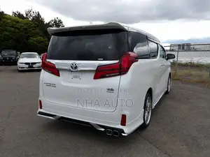 Toyota Alphard 2022 Pearl