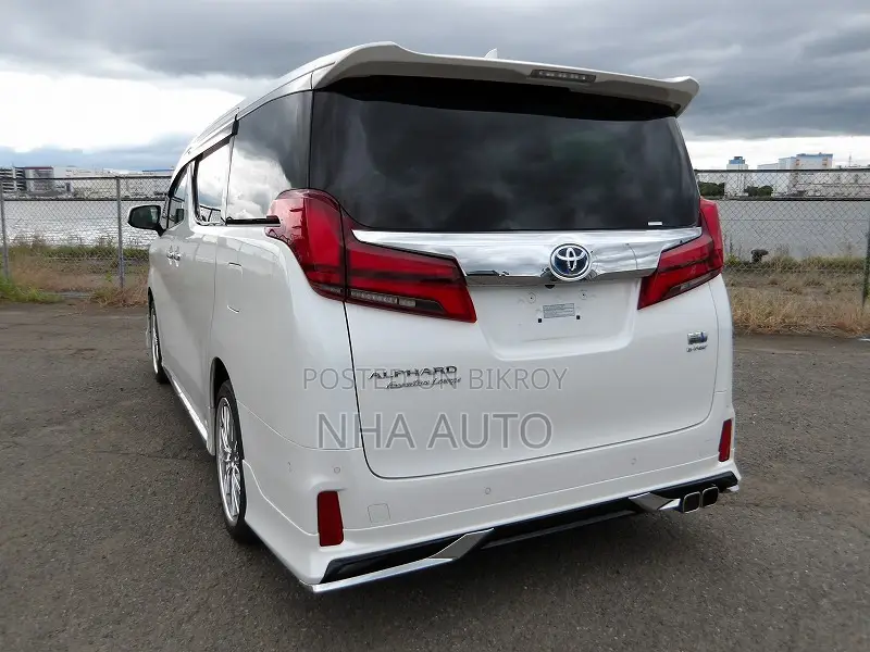 Toyota Alphard 2022 Pearl