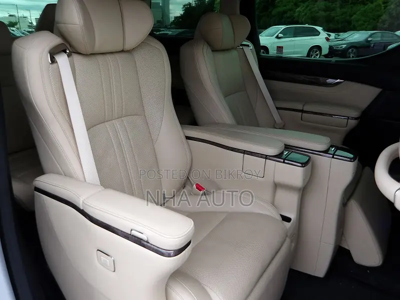 Toyota Alphard 2022 Pearl