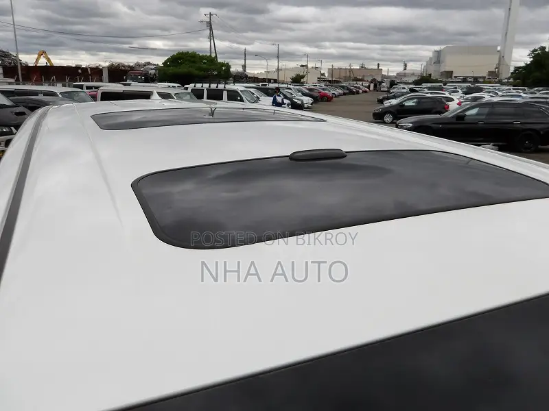 Toyota Alphard 2022 Pearl