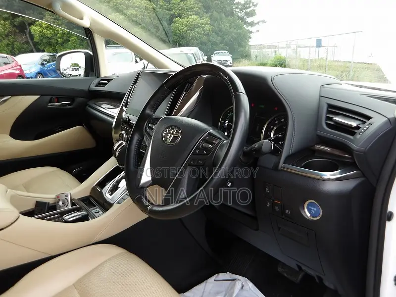 Toyota Alphard 2022 Pearl