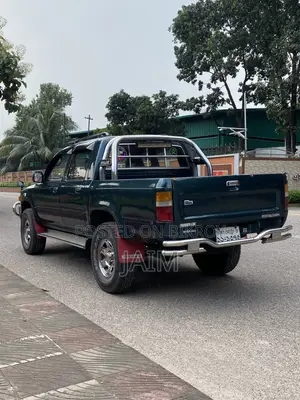 Toyota Hilux 1995 Green