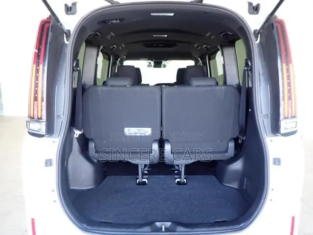 Toyota Noah 2021 Pearl