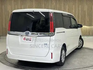 Toyota Noah 2021 Pearl