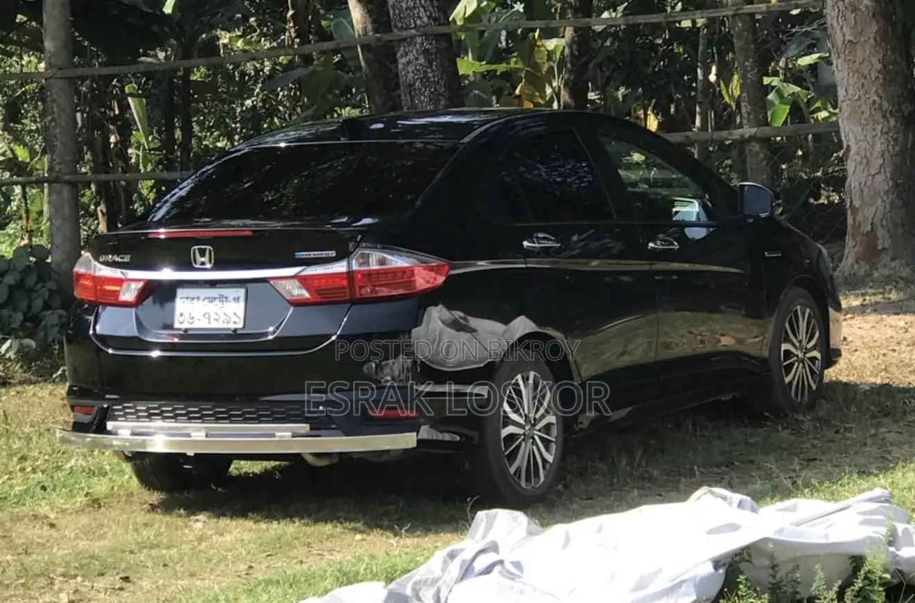 Honda Grace 2017 Black