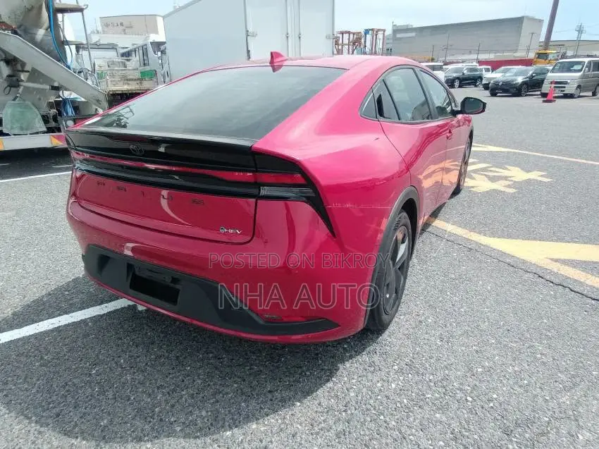 Toyota Prius 2023 Maroon