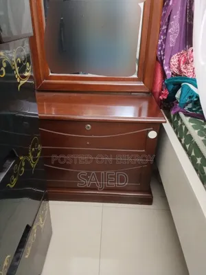 ড্রেসিং টেবিল