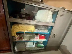 ঘরের ব্যবহৃত আসবাবপত্র