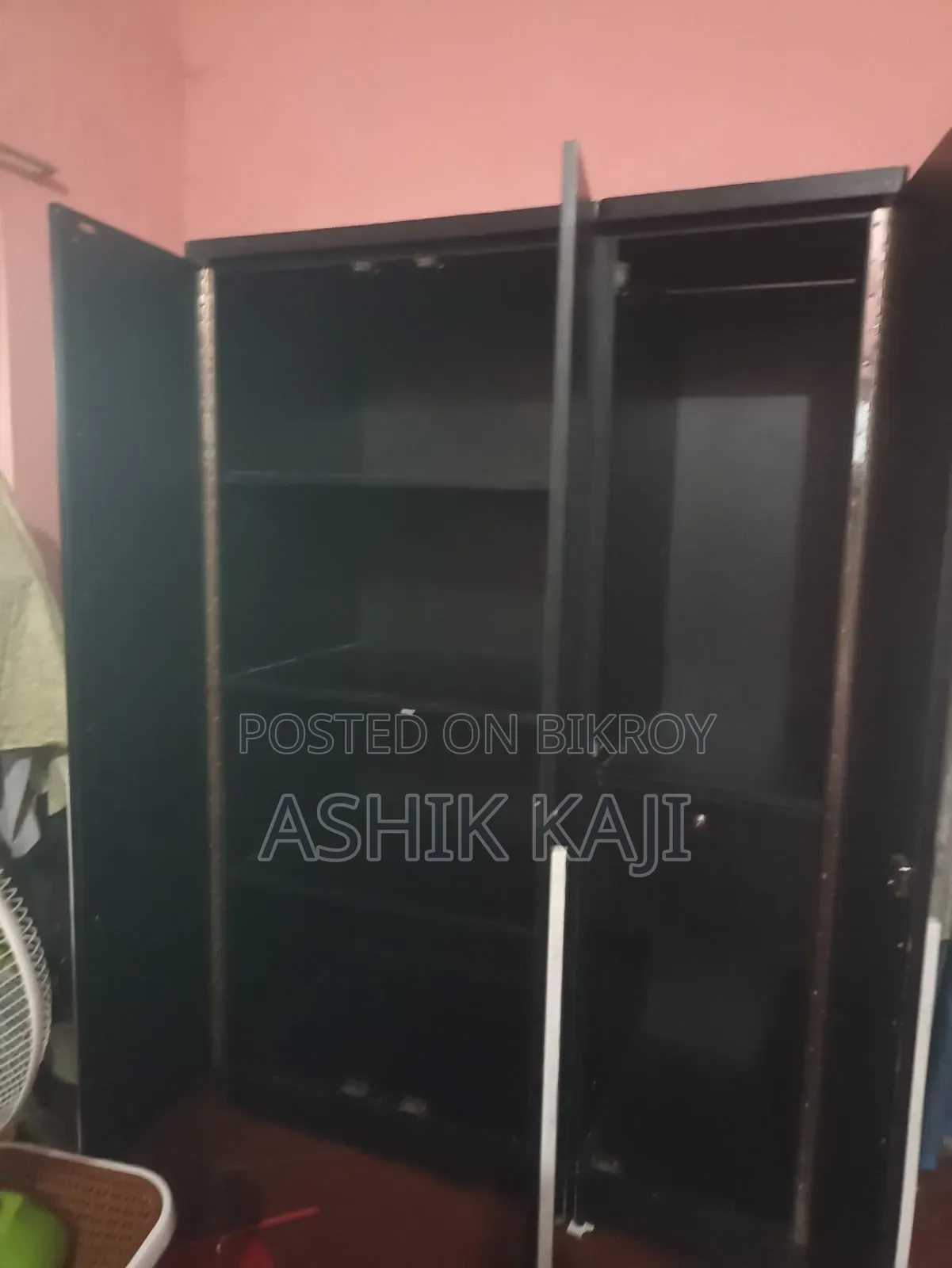 ৩ পাল্লার আলমারি