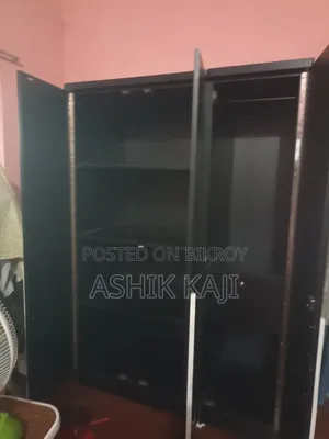 ৩ পাল্লার আলমারি