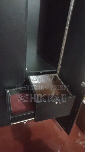 ৩ পাল্লার আলমারি