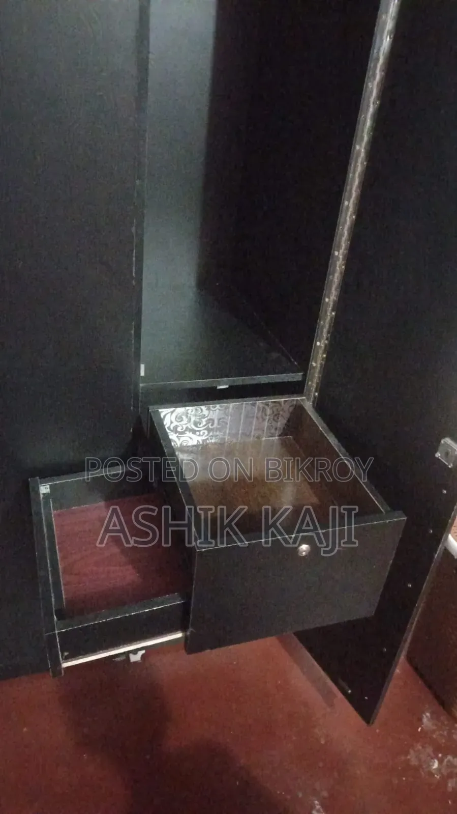 ৩ পাল্লার আলমারি