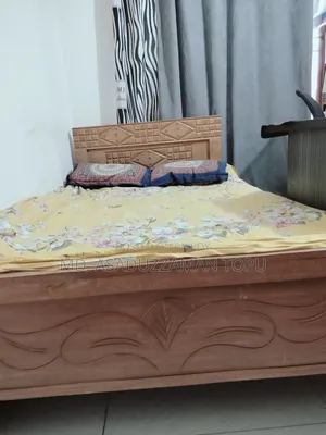 কাঠের খাট (সেমি ডাবল)
