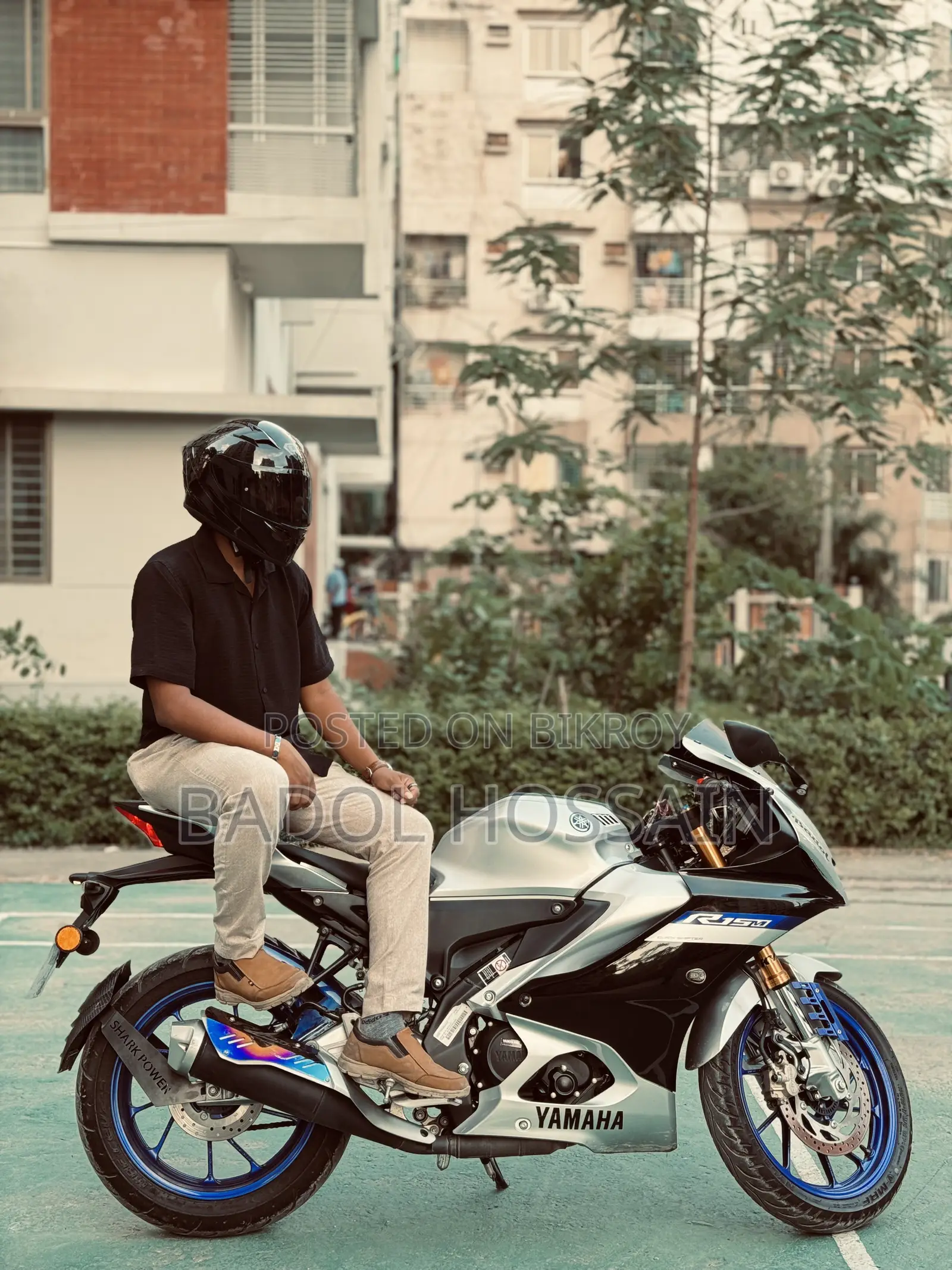 ইয়ামাহা আর১৫এম ২০২৩ সিলভার