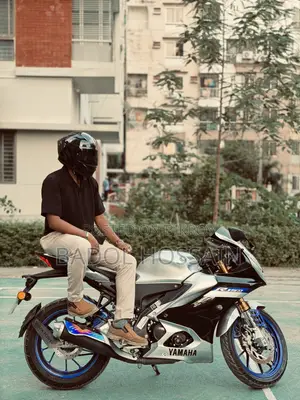 ইয়ামাহা আর১৫এম ২০২৩ সিলভার