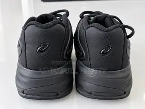 Still Spike Cricket Shoes