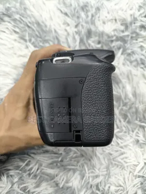 ক্যানন ৭০০ডি শুধু বডি