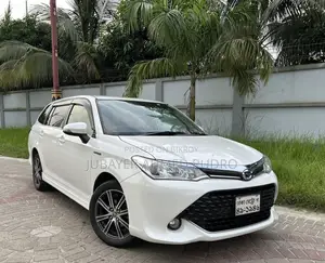 টয়োটা এক্সিও ২০১৭ পার্ল