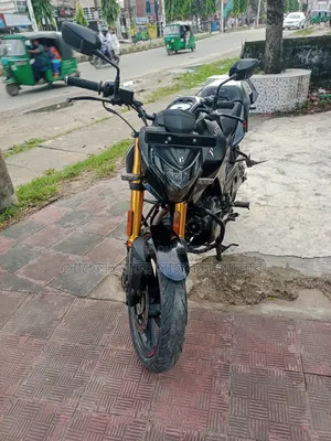 হিরো থ্রিলার ১৬০আর ২০২৪ ব্ল্যাক