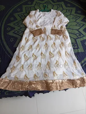 UK Dress, Saree