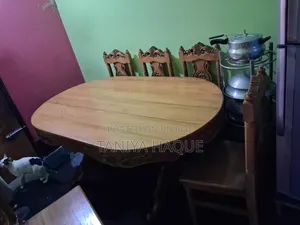 ছয় চেয়ারসহ ডাইনিং টেবিল