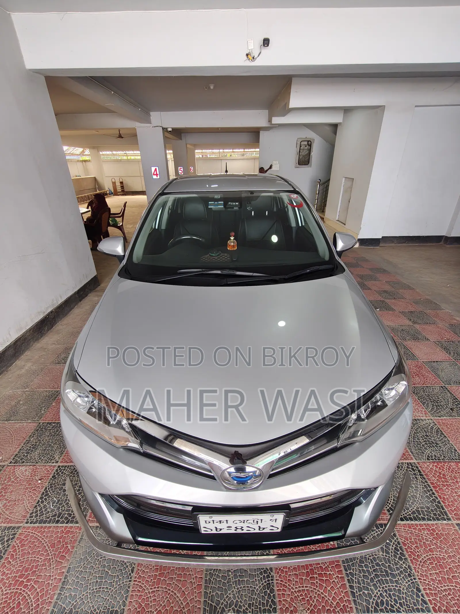 New Toyota Corolla Fielder 1.5 Hybrid FWD 2019 Silver
