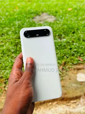 টেকনো পোভা স্লিম ৫জি ২৫৬ জিবি হোয়াইট