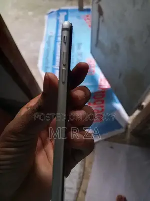 অ্যাপল আইফোন ৭ ৩২ জিবি সিলভার