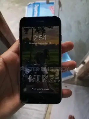 অ্যাপল আইফোন ৭ ৩২ জিবি সিলভার