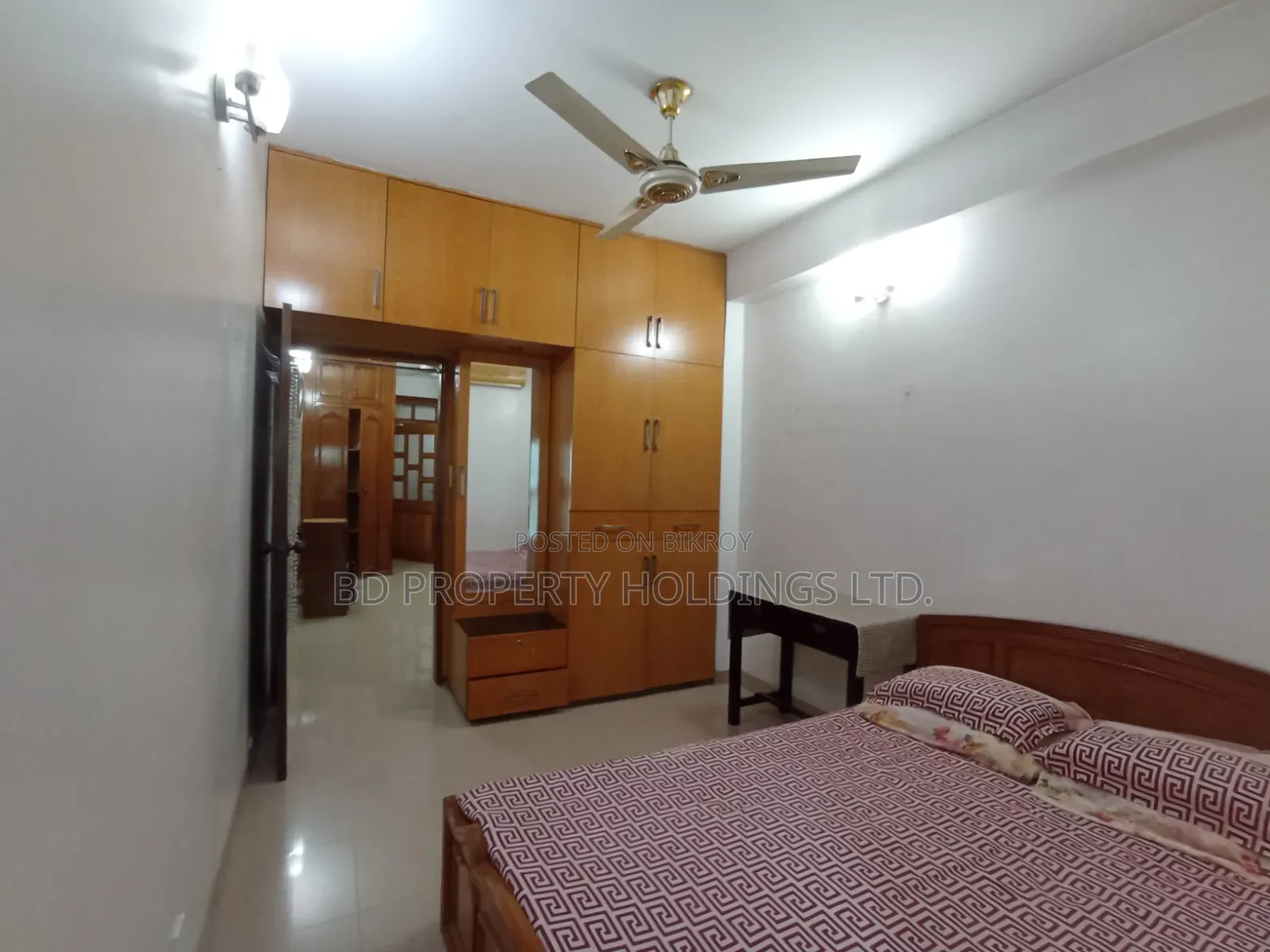 উত্তরায় ভাড়ার জন্য আসবাবপত্রসহ ৩টি শোবার ঘরের অ্যাপার্টমেন্ট