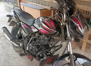 বাজাজ ডিসকভার ১০০ ২০১৫ ব্ল্যাক