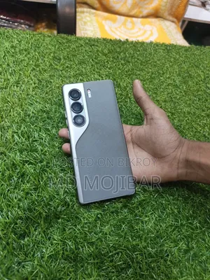 টেকনো ক্যামন ৪০ প্রো ৪জি ২৫৬ জিবি ব্ল্যাক