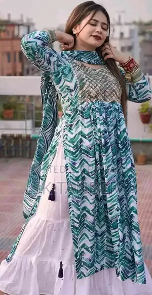 নাইরা কাট থ্রি পিস